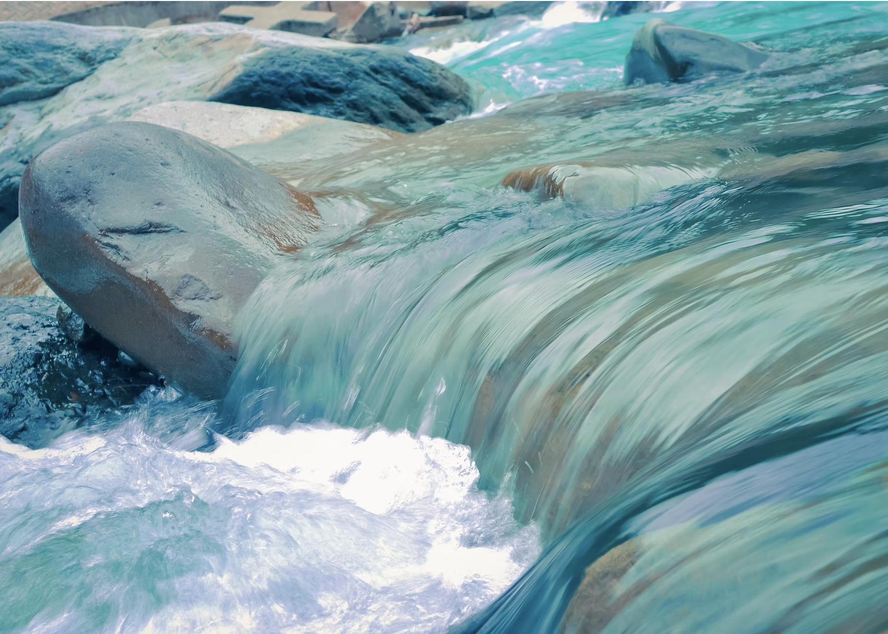 Wasserfall mit klarem Wasser